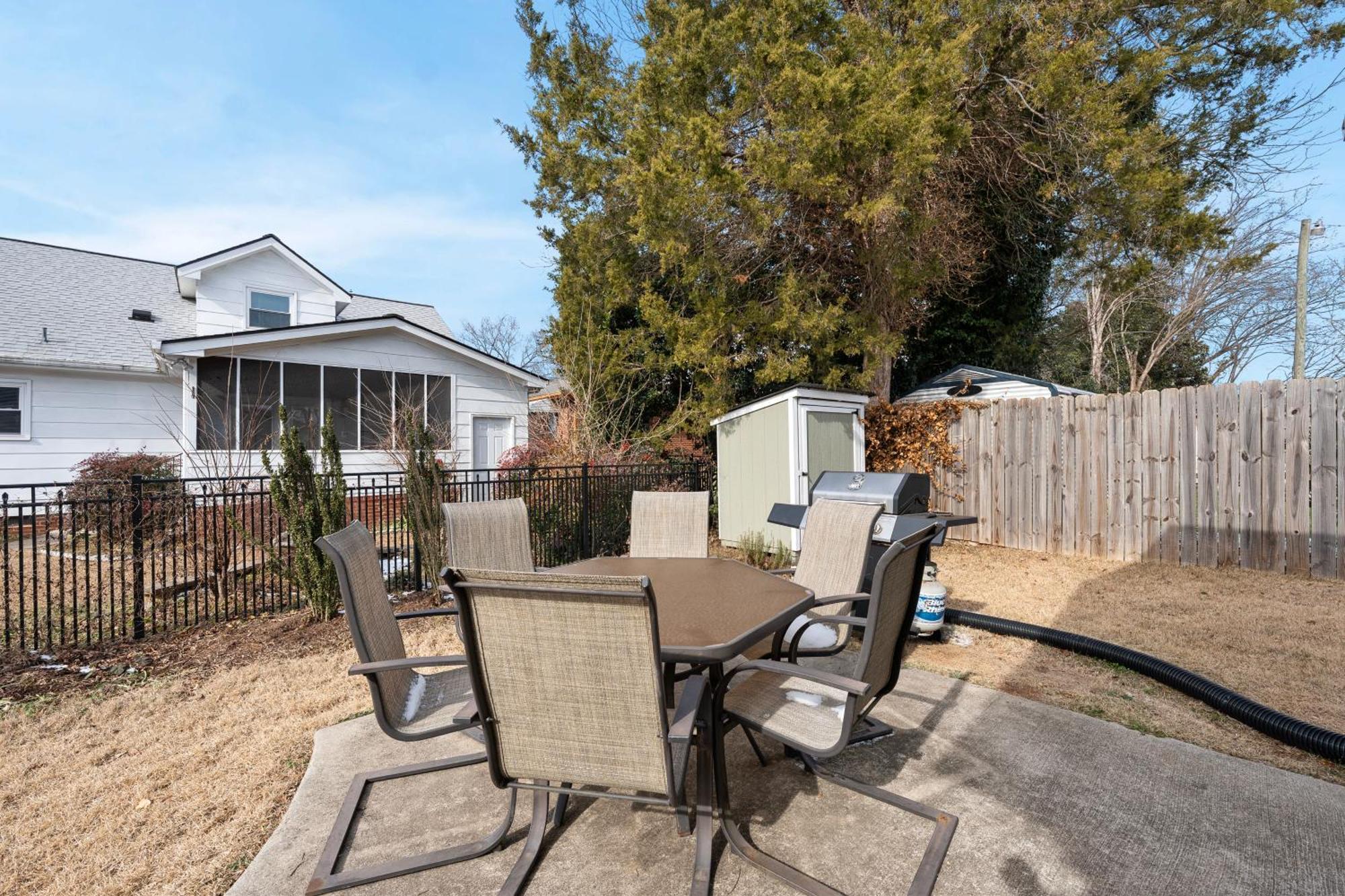 Charming Dt 3-Bed Bungalow With Fenced-In Yard Raleigh Bagian luar foto