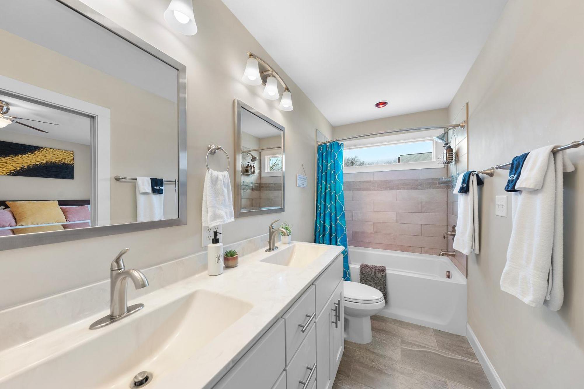 Charming Dt 3-Bed Bungalow With Fenced-In Yard Raleigh Bagian luar foto
