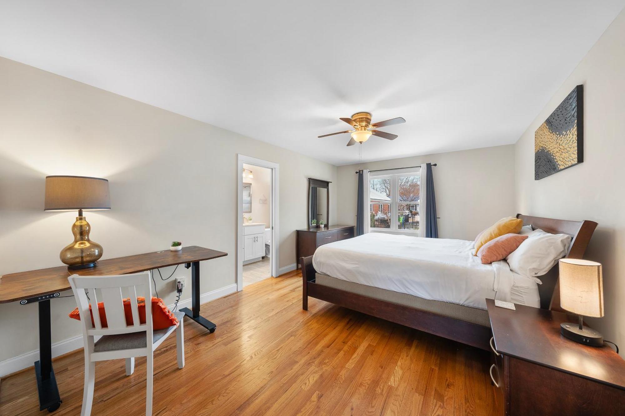 Charming Dt 3-Bed Bungalow With Fenced-In Yard Raleigh Bagian luar foto