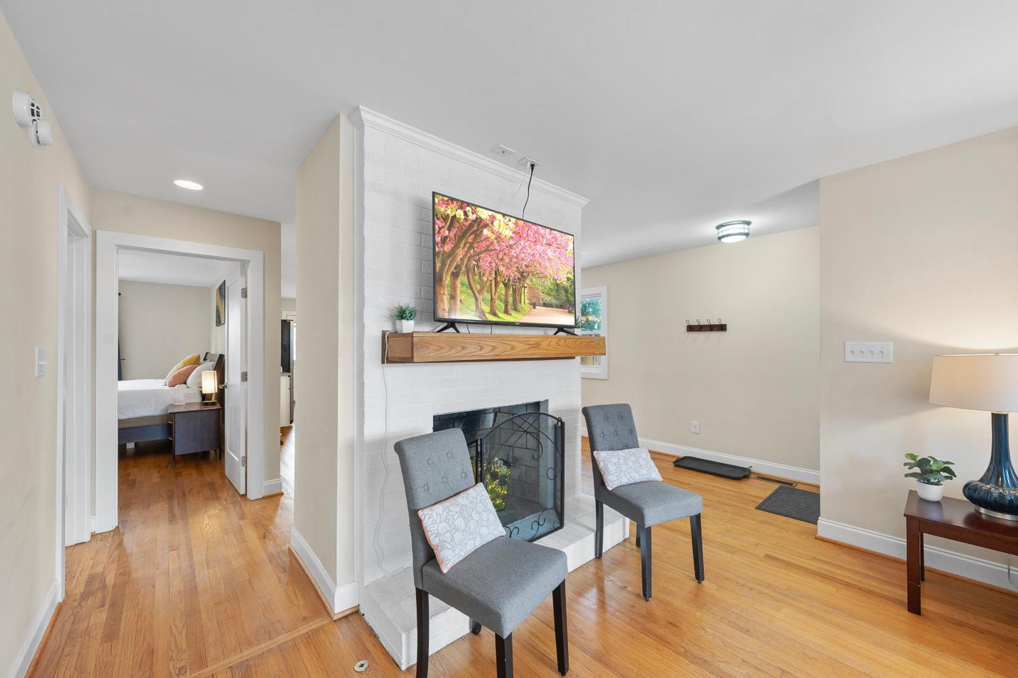 Charming Dt 3-Bed Bungalow With Fenced-In Yard Raleigh Bagian luar foto
