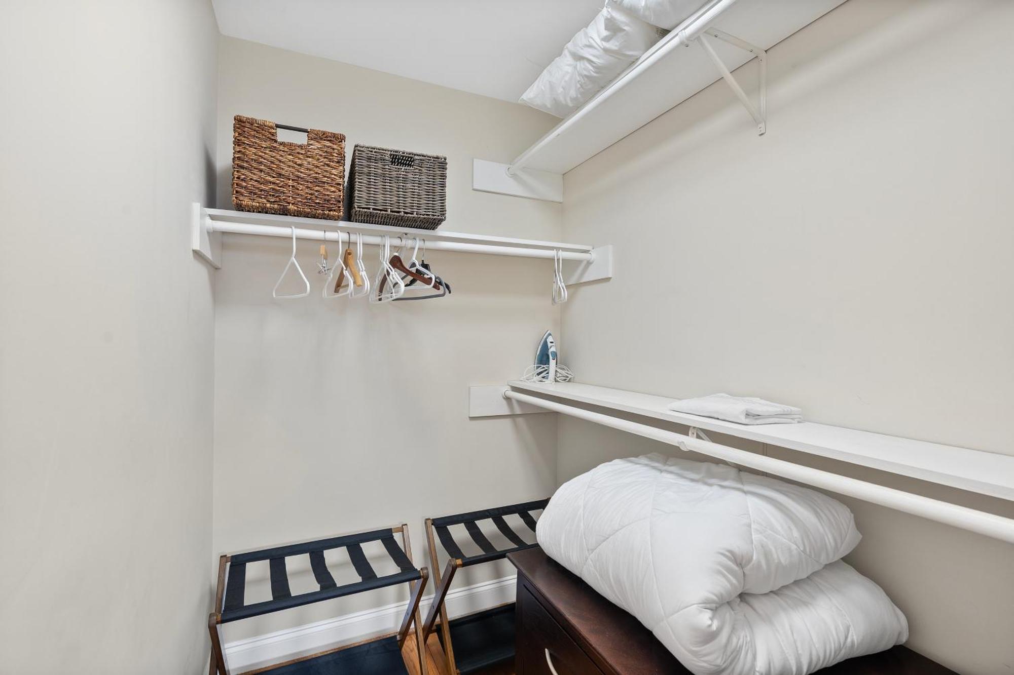 Charming Dt 3-Bed Bungalow With Fenced-In Yard Raleigh Bagian luar foto
