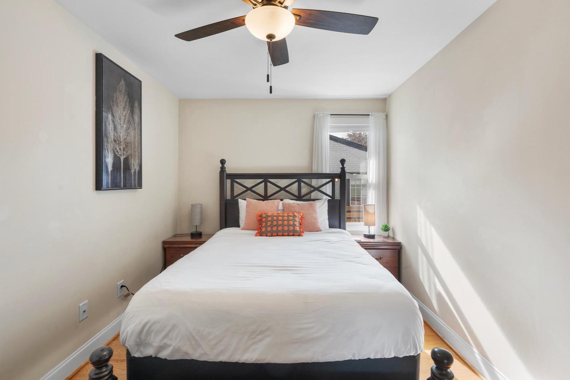Charming Dt 3-Bed Bungalow With Fenced-In Yard Raleigh Bagian luar foto