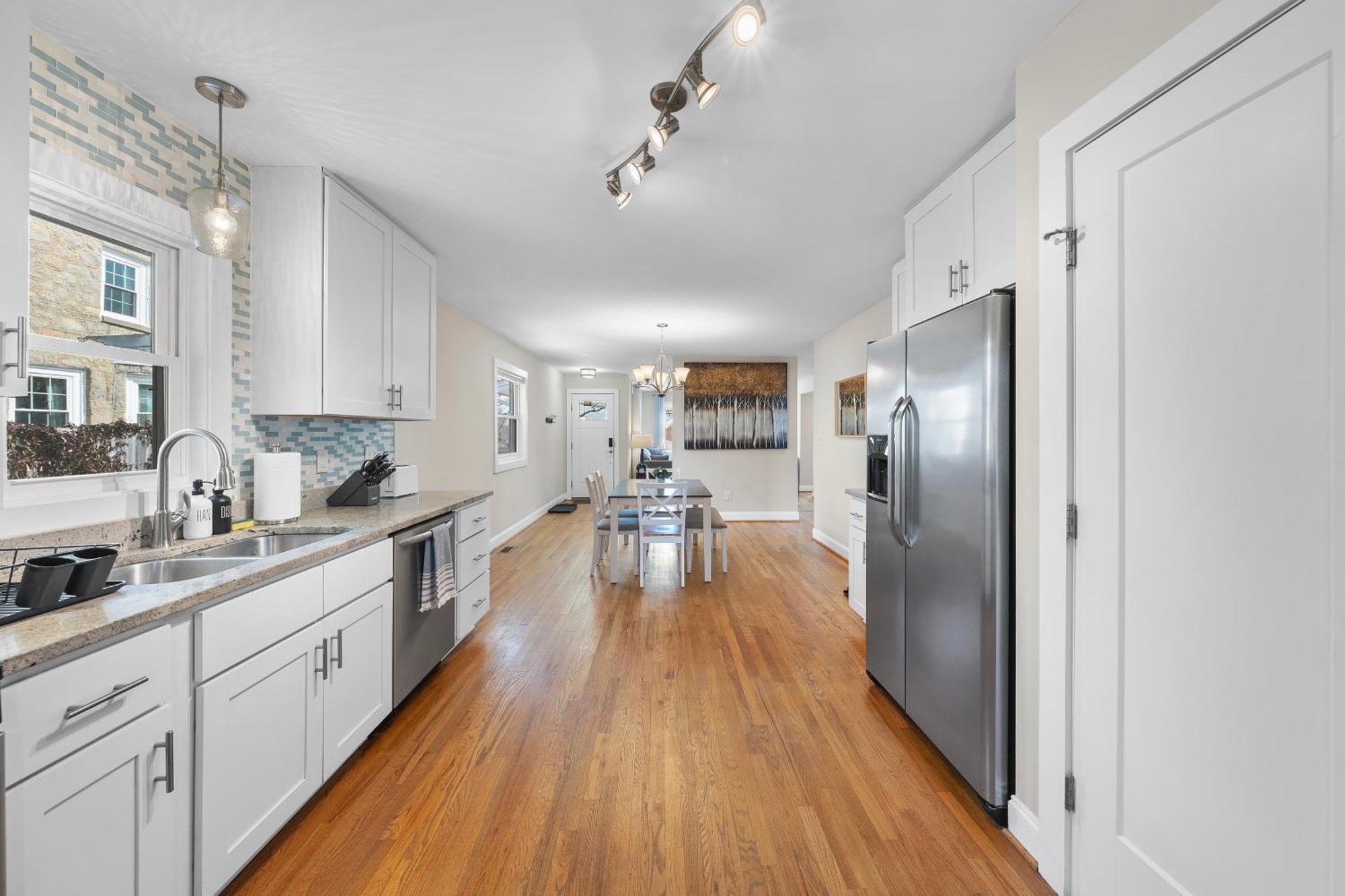 Charming Dt 3-Bed Bungalow With Fenced-In Yard Raleigh Bagian luar foto