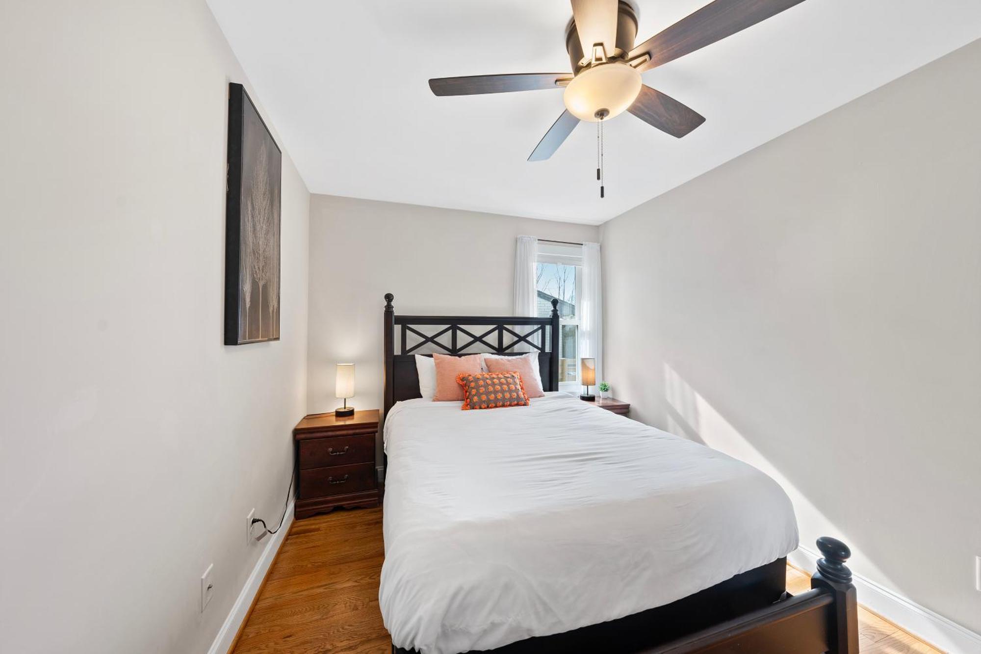 Charming Dt 3-Bed Bungalow With Fenced-In Yard Raleigh Bagian luar foto