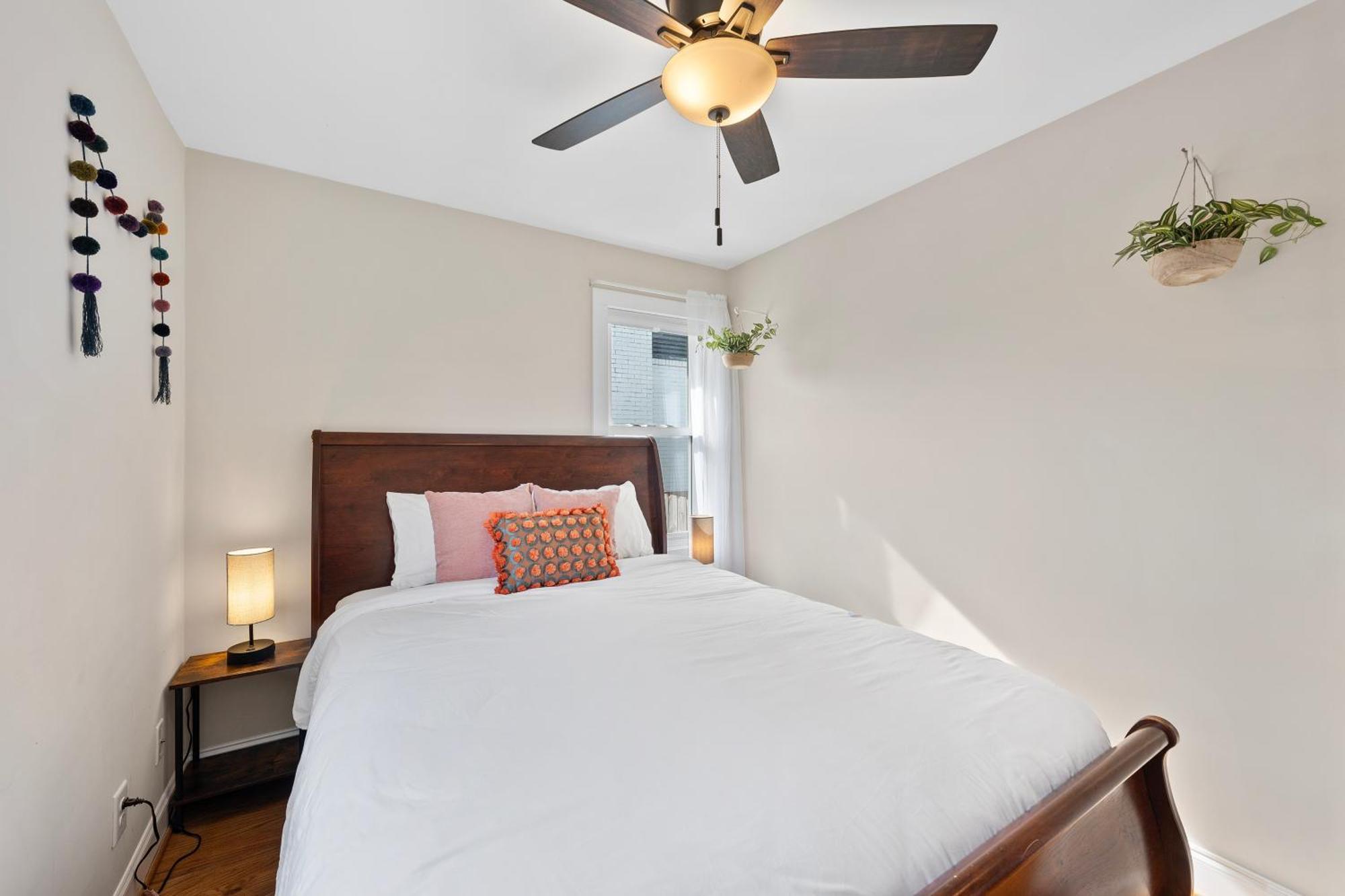 Charming Dt 3-Bed Bungalow With Fenced-In Yard Raleigh Bagian luar foto