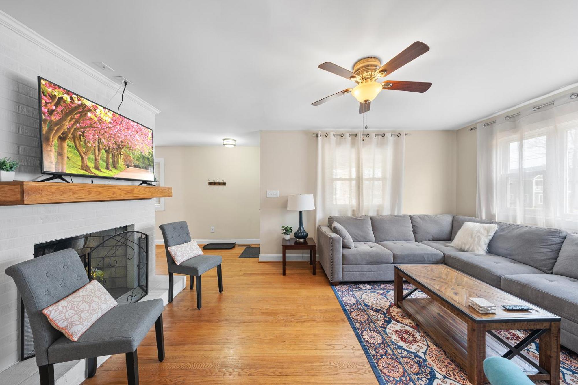 Charming Dt 3-Bed Bungalow With Fenced-In Yard Raleigh Bagian luar foto