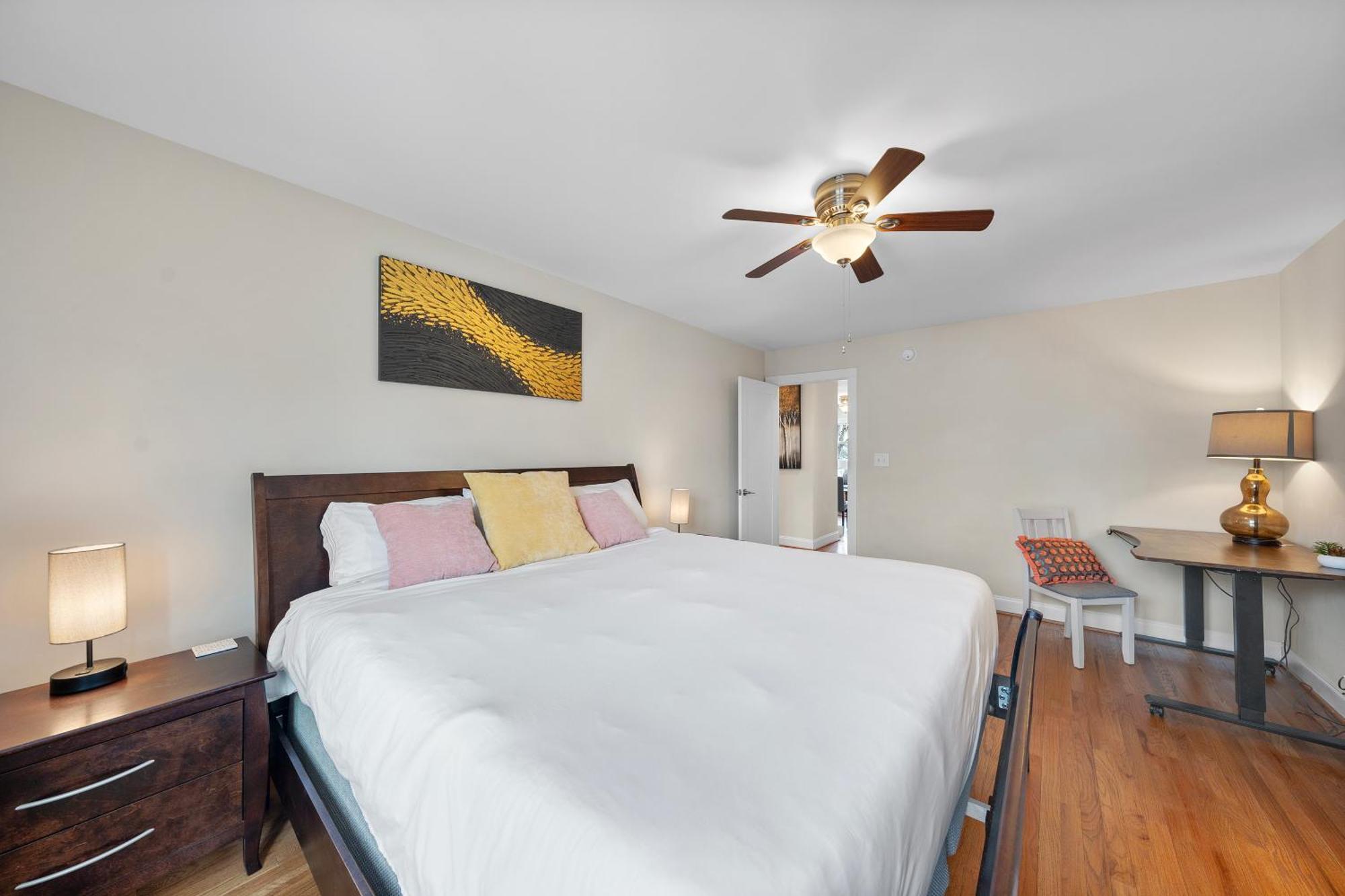 Charming Dt 3-Bed Bungalow With Fenced-In Yard Raleigh Bagian luar foto