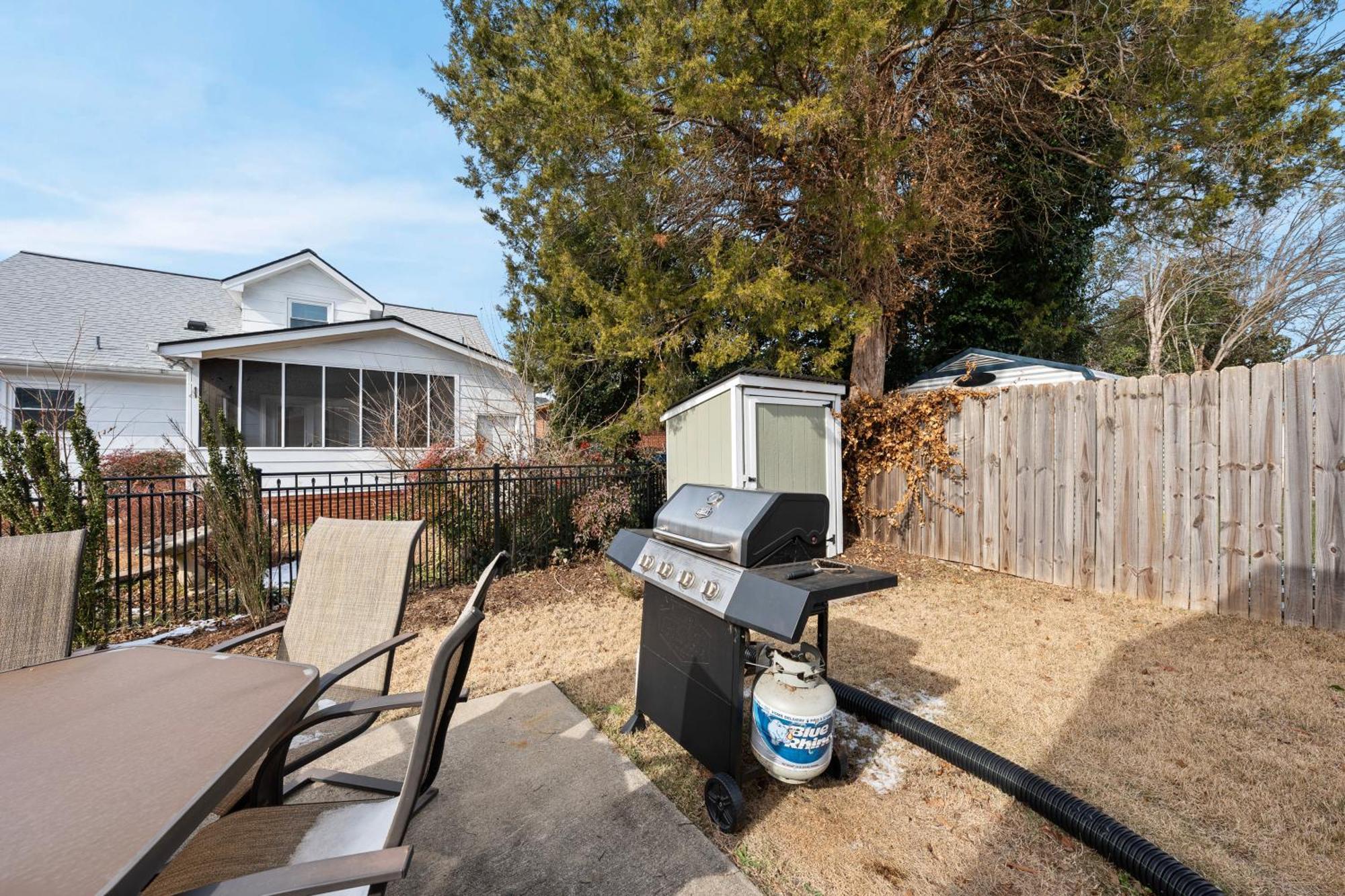 Charming Dt 3-Bed Bungalow With Fenced-In Yard Raleigh Bagian luar foto